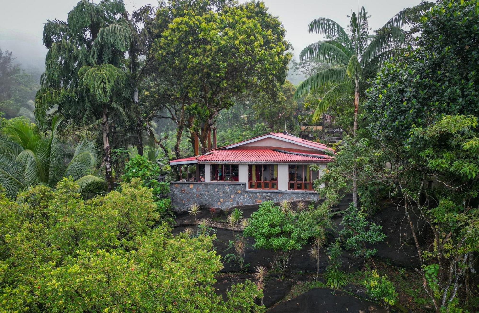 Singharaja Garden Agro Eco Lodge Pelawatta  Экстерьер фото